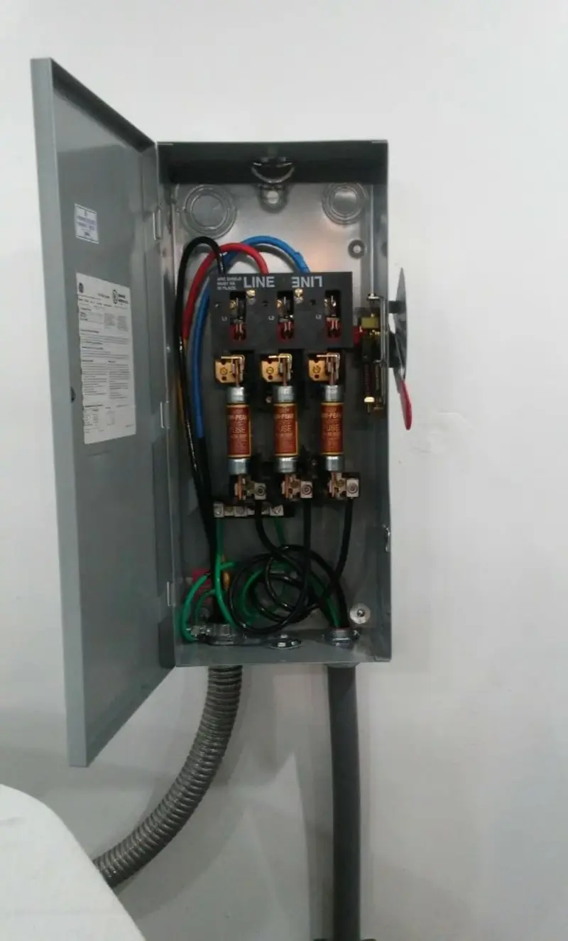 Three-phase disconnect switch installed for Electrical Wiring & Rewiring in Smithville